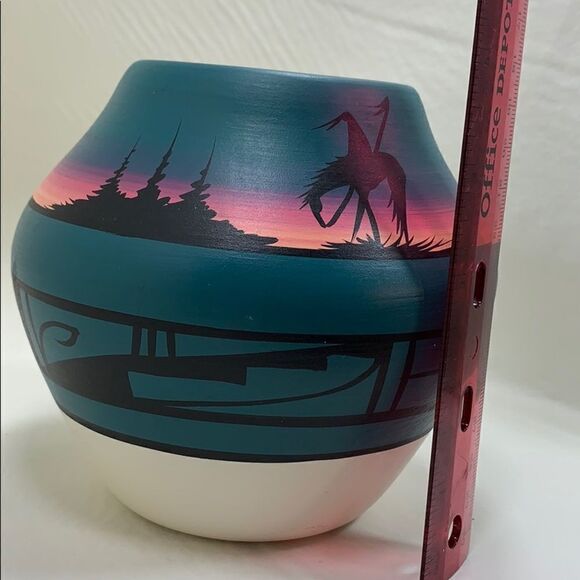 Handmade Pottery Vase Signed Blkhorse Navajo Hand Painted Blue Pink 5 Inch Tall - Picture 5 of 5